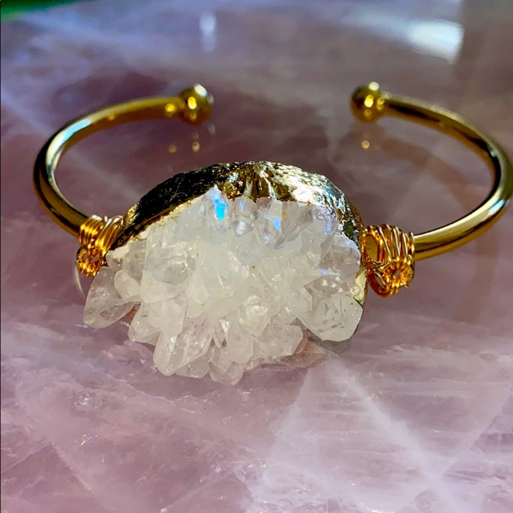 Adjustable gold and crystal bracelet